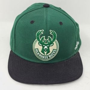 Milwaukee Bucks Adidas Logo NBA Wool Snapback Hat Cap Green Black EUC Giannis